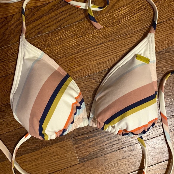 Roxy swim top - Picture 2 of 3